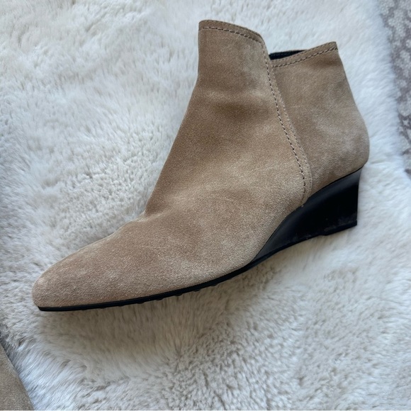 TODs Suede Women’s Ankle Zip Booties Platform Women’s Size 39 Tan Beige - Picture 3 of 8